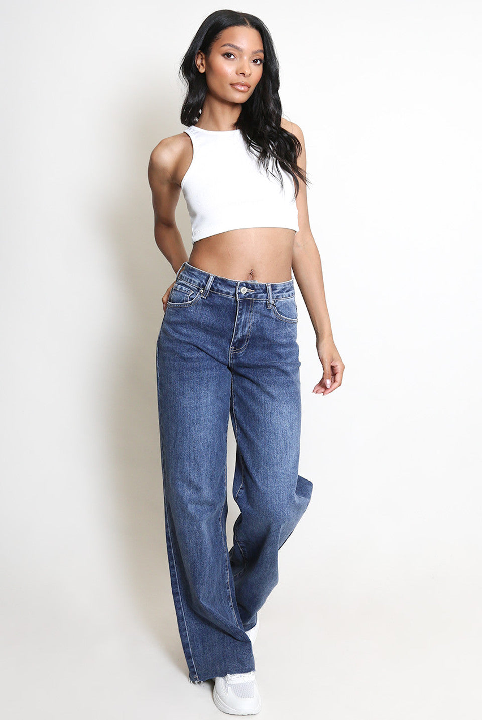 Model Wears Blue Denim Stretch Jeans With Wide Leg & High Waist